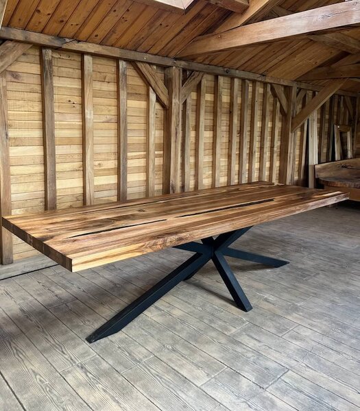 Masa Dining „Walnut Monolith 280” – nuc masiv, inserții rășină neagră - 280x100 cm