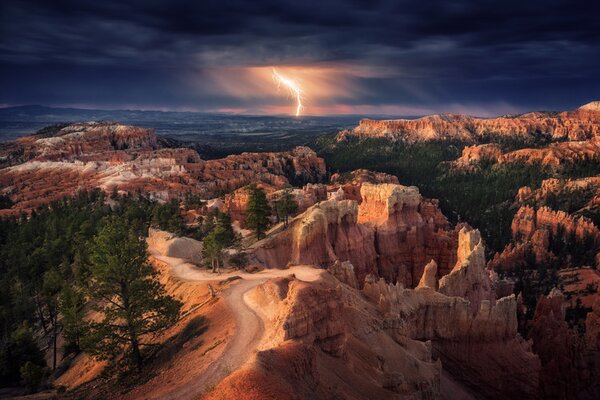 Fotografie de artă Lightning over Bryce Canyon, Stefan Mitterwallner, (40 x 26.7 cm)