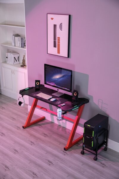 Birou gaming SIG 03R, sistem iluminare LED, bază metalică în formă de Z, picioare reglabile, 120x60x76 cm