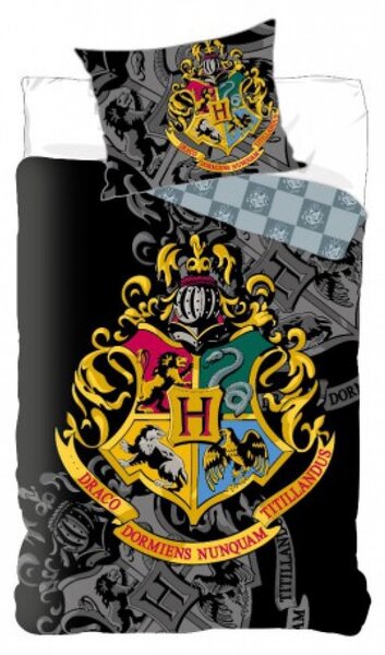 Lenjerie de pat pentru copii HARRY POTTER Hogwarts negru Dimensiune lenjerie de pat: 70 x 80 cm | 140 x 200 cm