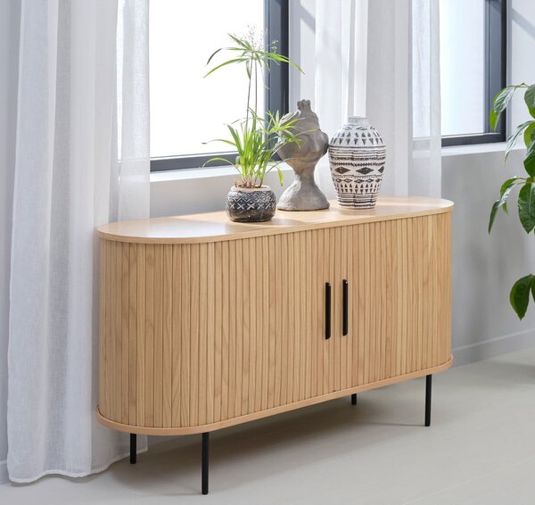 Comodă în culoare naturală joasă cu aspect de lemn de stejar cu ușă glisantă 140x76 cm Nola – Unique Furniture