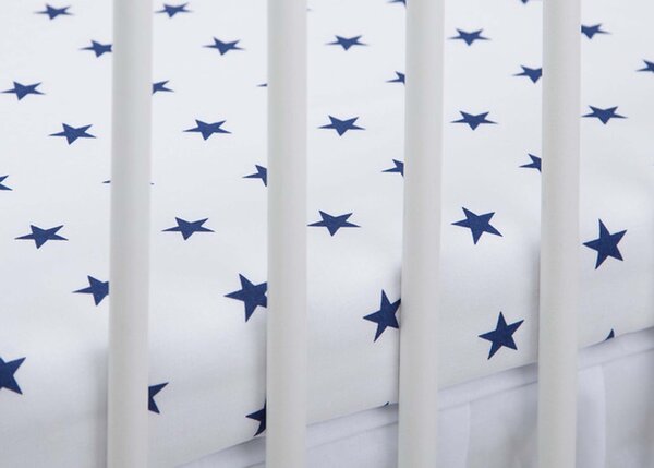 Cearceaf din bumbac cu elastic roata pentru patut 120x60 cm Kidizi Blue Stars