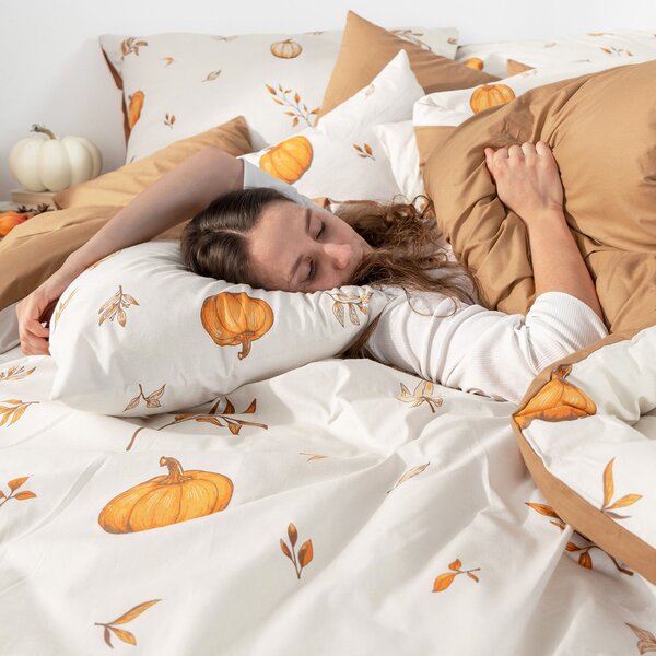 Goldea lenjerie de pat din 100% bumbac duo - dovleci de toamnă și frunze cu maro 140 x 200 și 50 x 70 cm