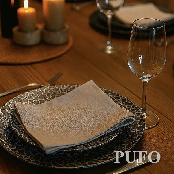 Set 6 farfurii elegante din sticla Pufo Ellegant Black pentru servire aperitiv, desert, 28 cm, negru