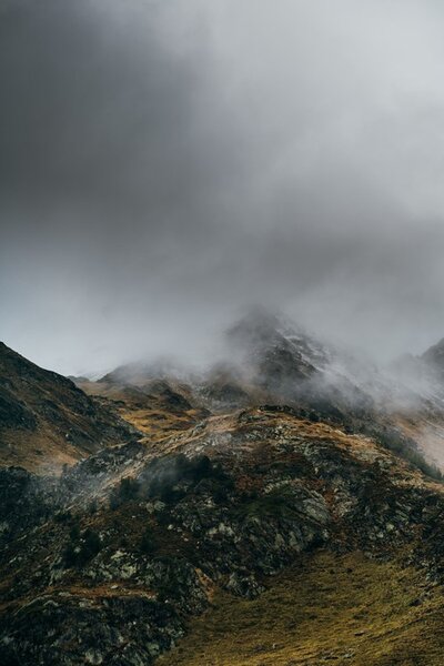 Fotografie de artă Clouds over the peak, Javier Pardina, (26.7 x 40 cm)
