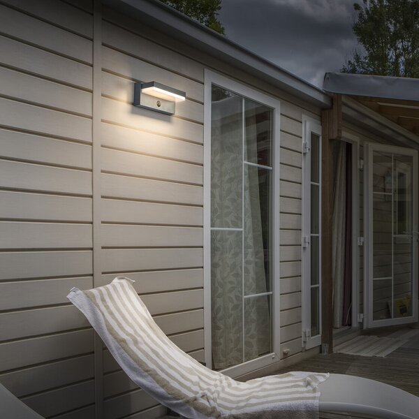 OSRAM Lampa solară ENDURA STYLE ROBUST gri, senzor IP54 USB, Gri, Aluminiu, Modern, Perete unghiular
