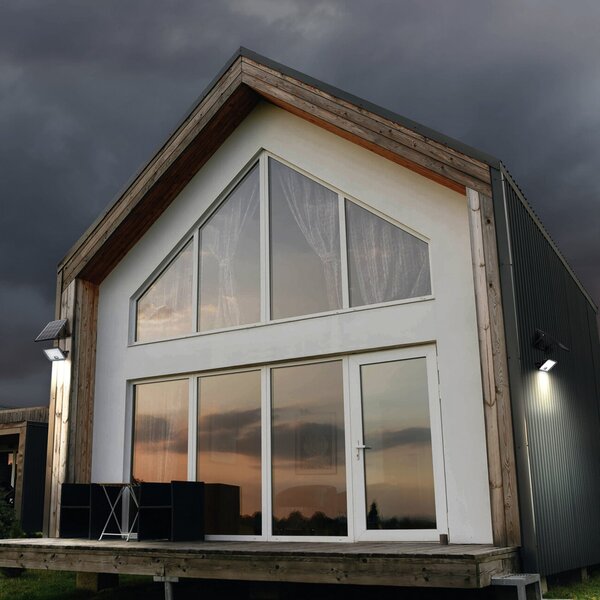 OSRAM Spot exterior solar ENDURA, 30 W, senzor, 4.000 K IP65, reglabil, Negru, Plastic