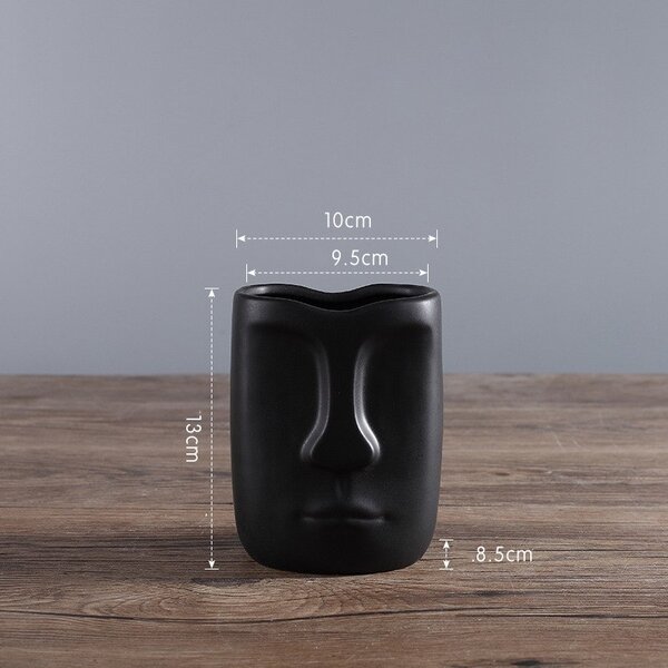 Vaza neagra abstracta, chip uman, 13 cm