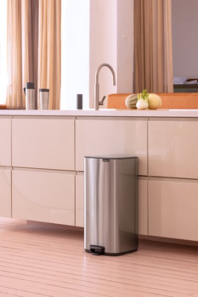Brabantia Bo recipient pentru resturi 30 l oţel 238147