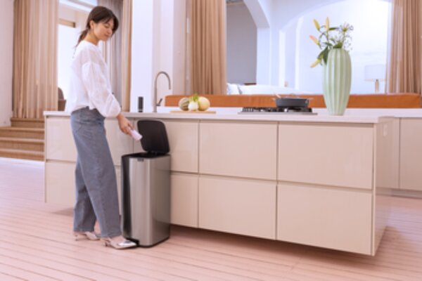 Brabantia Bo recipient pentru resturi 30 l oţel 238147