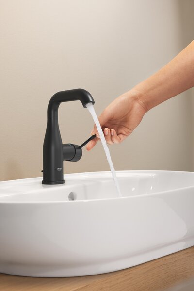 Grohe Essence New baterie lavoar stativ negru 234622431