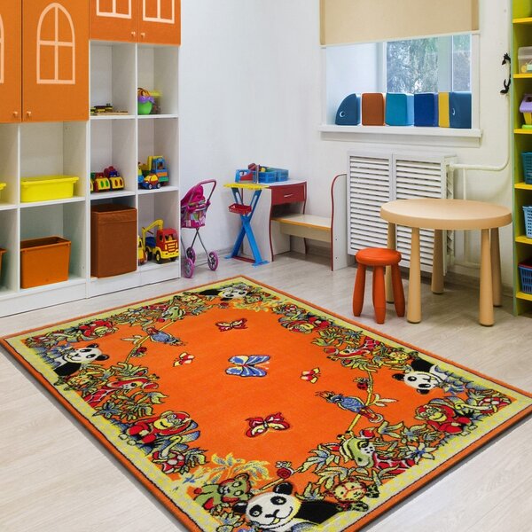 Covor frumos pentru copii culoarea portocaliu strălucitor cu model de animale Lăţime: 133 cm | Lungime: 190 cm
