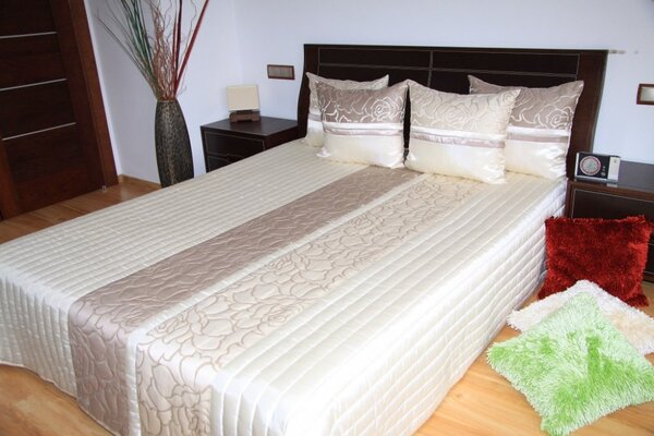 Cuvertură de pat de lux culoarea bej deschis Lăţime: 170 cm | Lungime: 210 cm