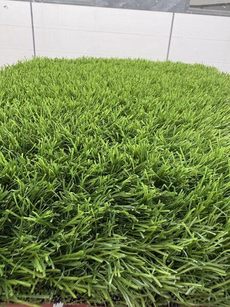 Gazon Artificial Sri Lanka, Inaltime Fir 30 mm, Latime 2m, Marime 200 x 400 cm, Verde, Antialergic, Polipropilena, Curte, Terasa, Balcon, Piscina, Loc