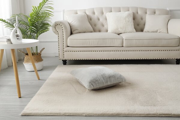 Covor Premium Belgian LOP 050, Marime 50 x 80 cm, Crem, Inaltime Fir 23 mm, Antiderapant, Antialergic, Poliester, Living, Dormitor, Sufragerie, Birou