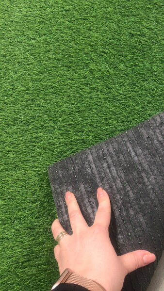 Gazon Artificial Sri Lanka, Inaltime Fir 40 mm, Latime 1m, Marime 100 x 100 cm, Verde, Antialergic, Polipropilena, Curte, Terasa, Balcon, Piscina, Loc