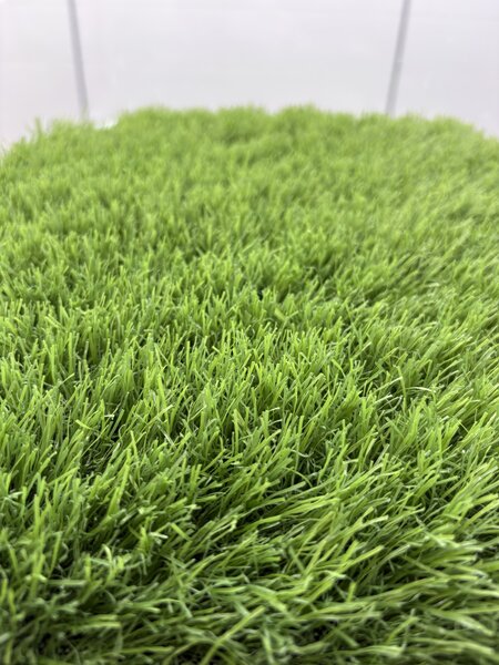 Gazon Artificial Sri Lanka, Inaltime Fir 40 mm, Latime 1m, Marime 100 x 100 cm, Verde, Antialergic, Polipropilena, Curte, Terasa, Balcon, Piscina, Loc