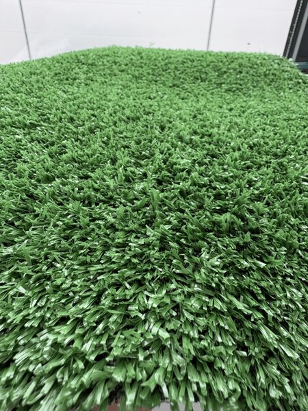 Gazon Artificial, Lungime Fir 10 mm, Latime 1m, Marime 100 x 200 cm, Verde, Imitatie Gazon Natural, Antialergic, Polipropilena, Curte, Terasa, Balcon