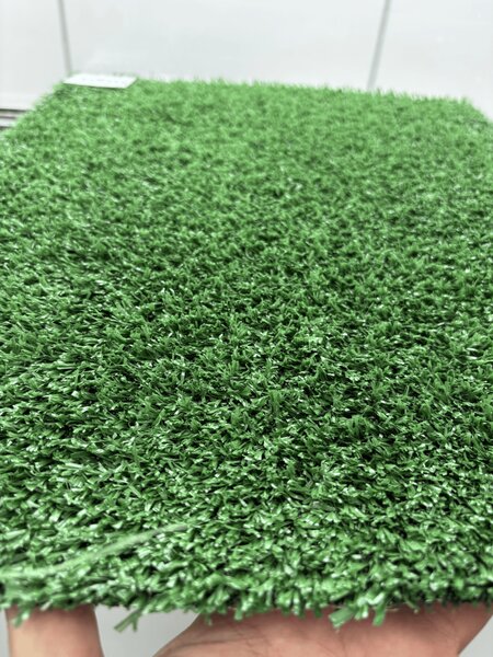 Gazon Artificial, Lungime Fir 10 mm, Latime 1m, Marime 100 x 200 cm, Verde, Imitatie Gazon Natural, Antialergic, Polipropilena, Curte, Terasa, Balcon