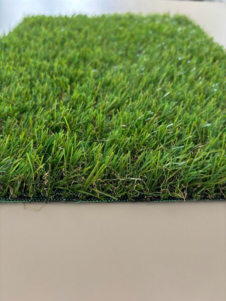 Gazon Artificial FUSE 25 Premium BELGIAN, Lungime Fir 25 mm, Latime 1m, Marime 100 x 200 cm, Verde, Imitatie Perfecta Gazon Natural, Antialergic