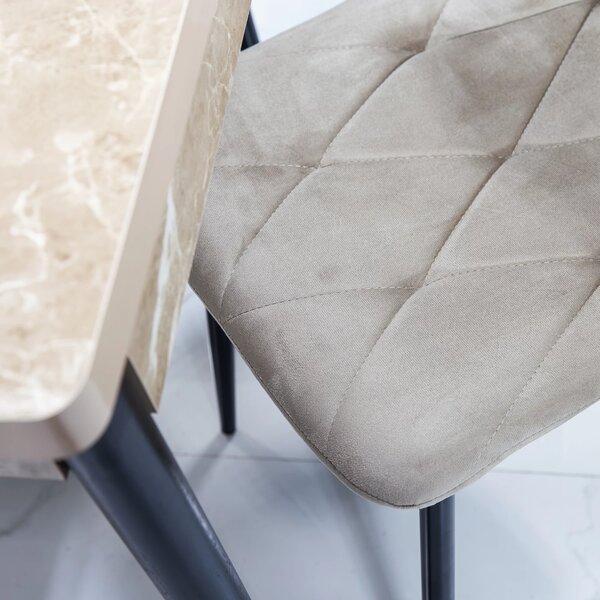 Set masa extensibila Napoli Royal Beige cu 4 scaune Kobe bej, DENVER, picioare vopsite negru, 130x80x76 cm