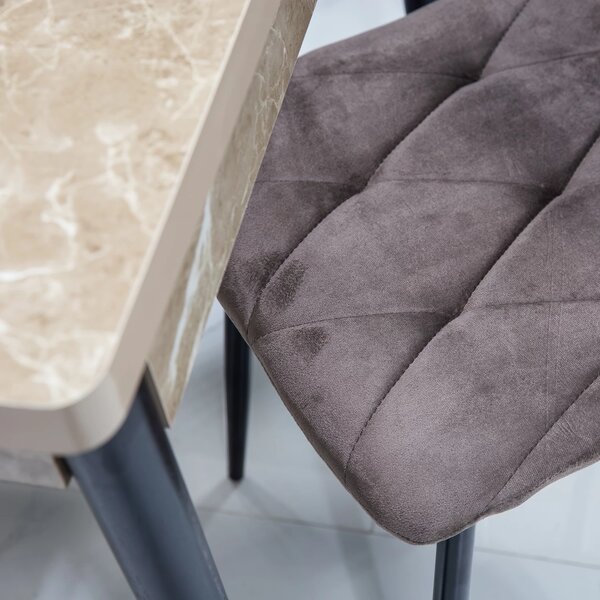 Set masa extensibila Napoli Royal Beige cu 4 scaune Kobe maro, DENVER, picioare vopsite negru, 130x80x76 cm