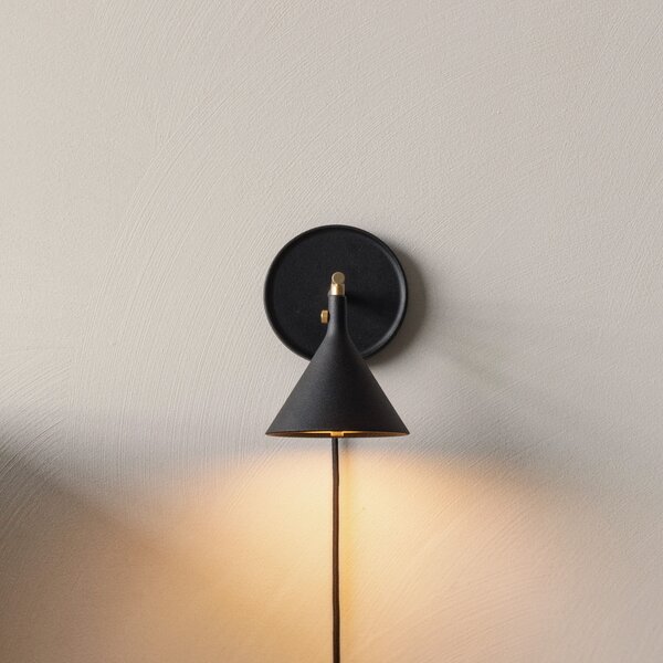 Lampă de perete Audo Copenhagen, Cast Sconce, reglabil, Negru, Camera de zi, Aluminiu, Design