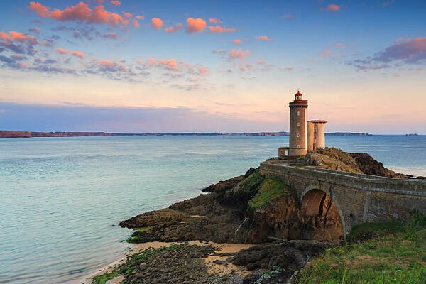Ilustrație Minou lighthouse in France, fhm, (40 x 26.7 cm)