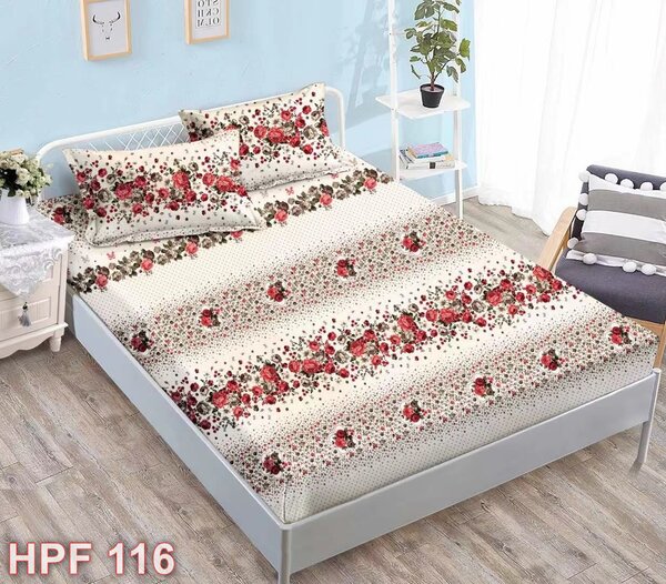 Husa de pat, 2 persoane, finet, 3 piese, cu elastic, alb , cu floricele rosii, HPF116
