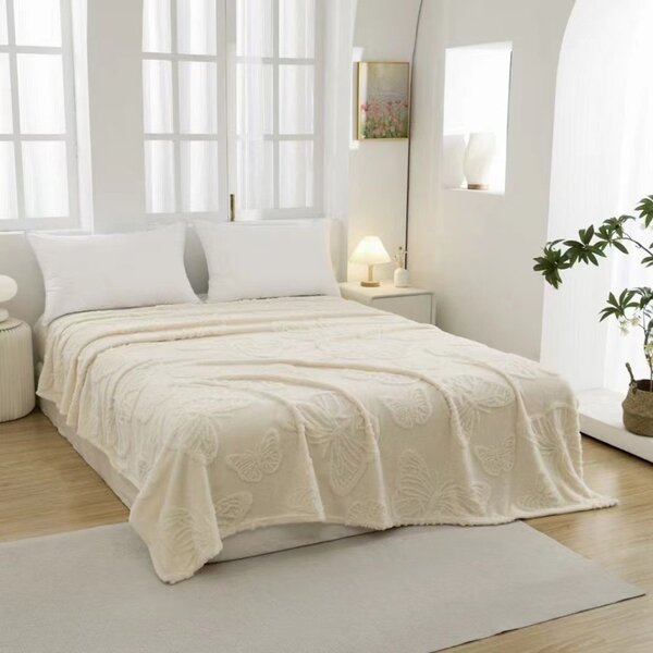 Patura cocolino cu fluturi in relief - crem, 200x230cm