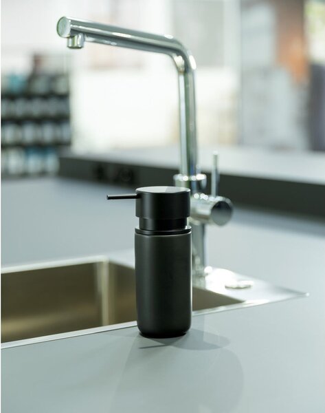 Dozator din ceramică pentru săpun Wenko Black Outdoor Kitchen Silo, negru