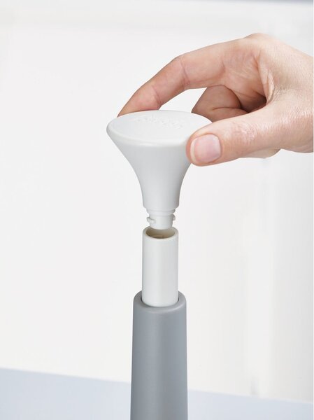 Suport vertical pentru prosoape de bucătărie din hârtie gri din plastic ø 16 cm Duo – Joseph Joseph