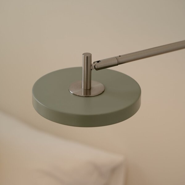 UMAGE Aplică de perete cu LED Asteria Long, verde măslin, oțel, cablare, reglabil, Verde, dormitor, Metal, Design