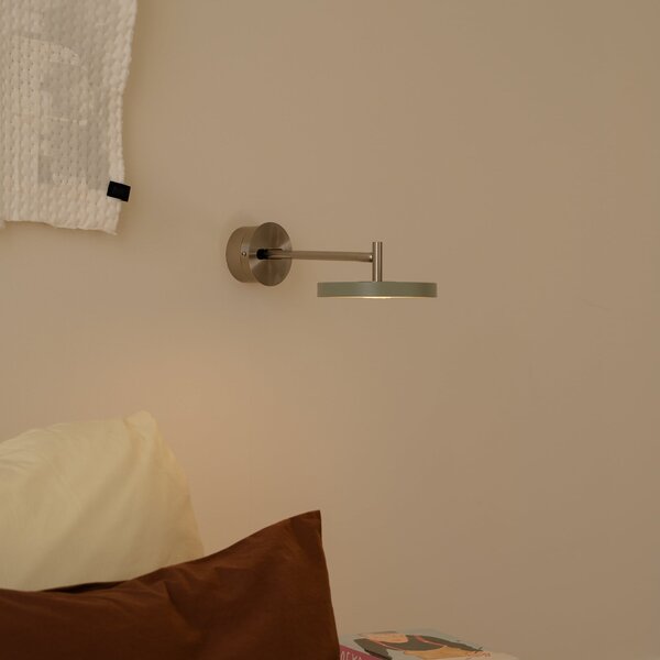 UMAGE Aplică de perete cu LED Asteria Short, verde măslin, oțel, racord, reglabil, Verde, dormitor, Metal, Design