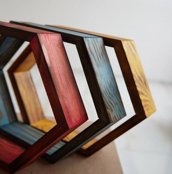 Set 3 rafturi de perete din lemn, in forma hexagonala, cu prindere ascunsa, Carnival, tricolor, 37,5 x 32,5 x 9,5 cm