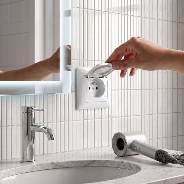 Priză simplă cu împământare și clapetă OSTE JNH005-G White