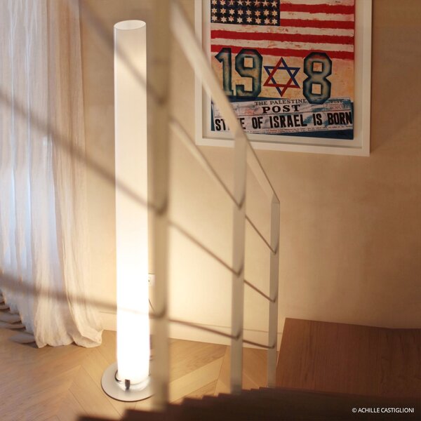 FLOS Lampadar Stylos în formă de cilindru, înălțime 200 cm, Alb, Camera de zi / sufragerie, Plastic, Design