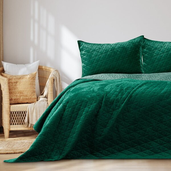Cuvertură verde matlasată din catifea 220x240 cm Laila – AmeliaHome