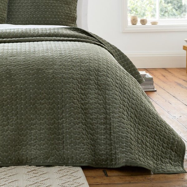 Cuvertură verde matlasată din catifea 240x260 cm Attica Velvet Embroidered – Bianca