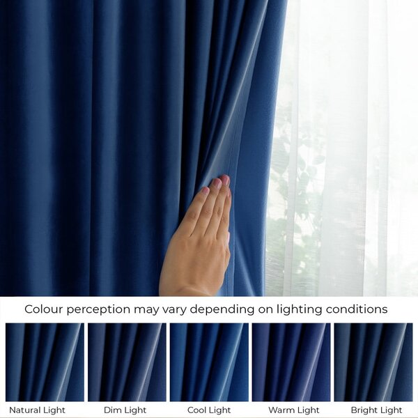 Draperie albastru-închis dimout (semi-opacă) din catifea 140x245 cm Eyelets – Restilo