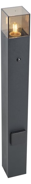 Stâlp modern de exterior negru cu sticlă fumurie 70cm cu senzor crepuscular IP44 - Danemarca