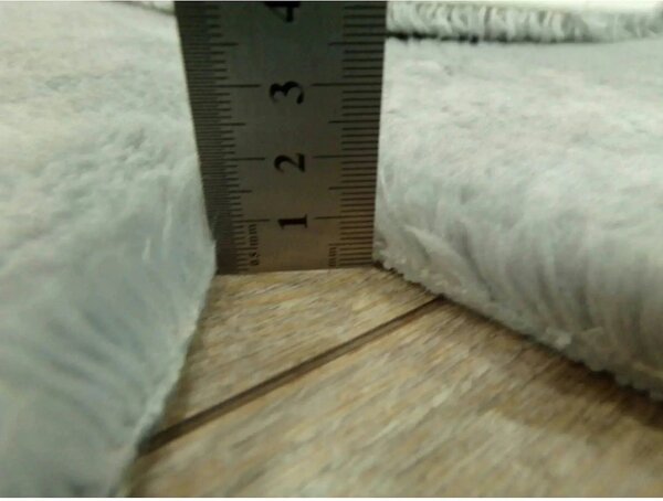 Covor DAISY PLUSH, 80x80 cm, forma atipica, poliester, gri deschis