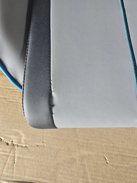 RESIGILAT- DOWINX Scaun gaming, ergonomic, pernă lombară cu masaj, spatar inalt, suport pentru picioare, piele PU matlasata, respirabila, cotiere 4D, rezistent 150 kg, Gri