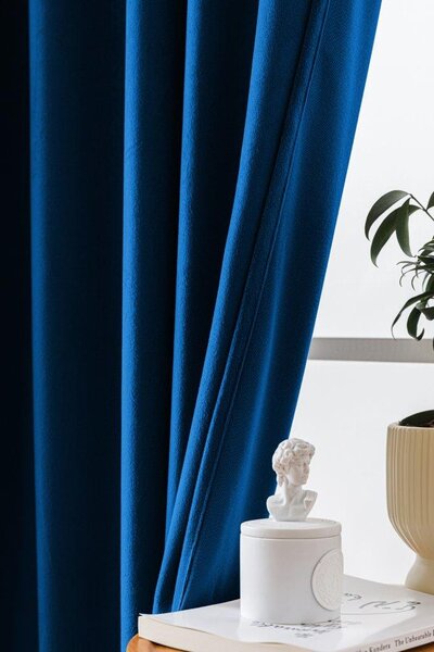 Draperie opaca VELVET albastru regal 140x270 cm Agatat: Rejansa