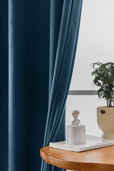 Draperie opaca VELVET 140x270 cm albastru petrol Agatat: Rejansa