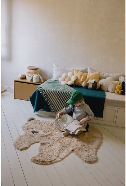 Covor pentru copii bej lavabil/țesut manual din bumbac 120x122 cm Bear – Lorena Canals