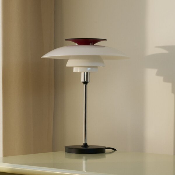Louis Poulsen Lampa de masă PH80, alb/roșu/crom, înălțime 40 cm, Alb, Camera de zi / sufragerie, Aluminiu, Scandinavă