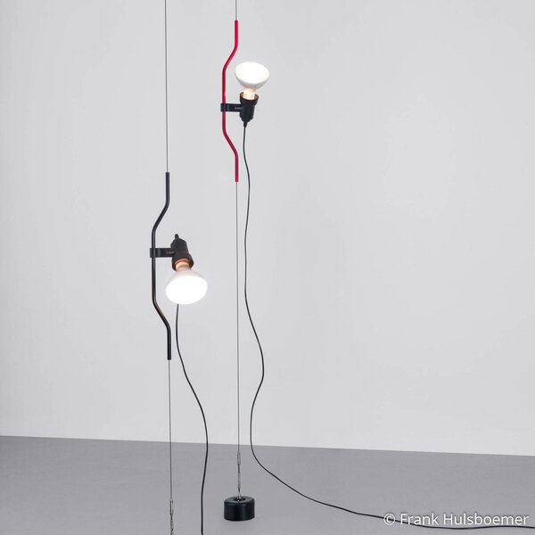 FLOS Parentesi - lampă suspendată în picioare, roșu, Negru, Camera de zi / sufragerie, Metal, Design, Stand altcineva