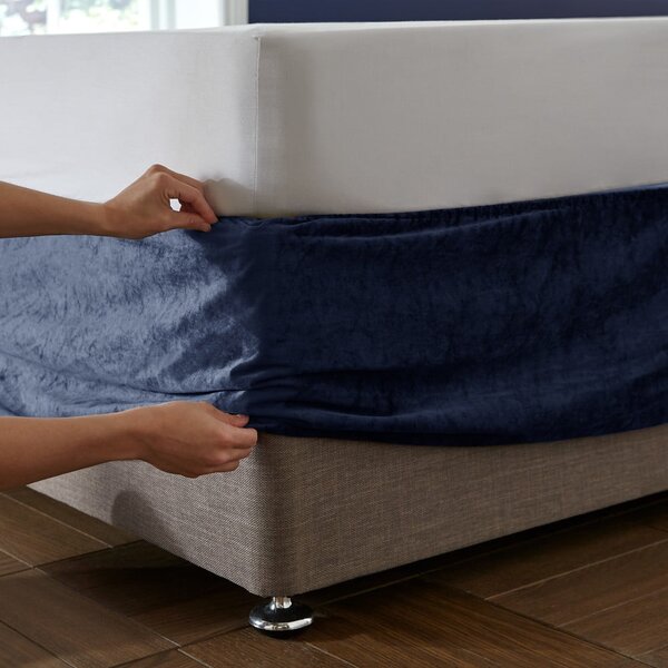 Husă pentru cadru de pat albastră din catifea cu elastic 152x198 cm Kingsley – Catherine Lansfield