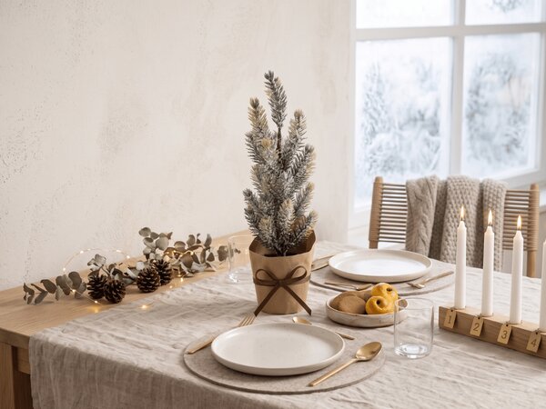 Bradut decorativ de Craciun FROSTY TREE in ghiveci 22 cm